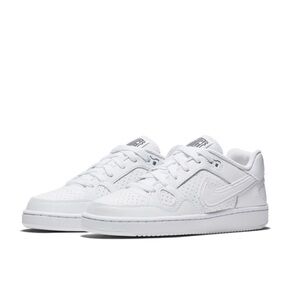 Nike Son Of Force White size 5 boys/ 6.5 women’s